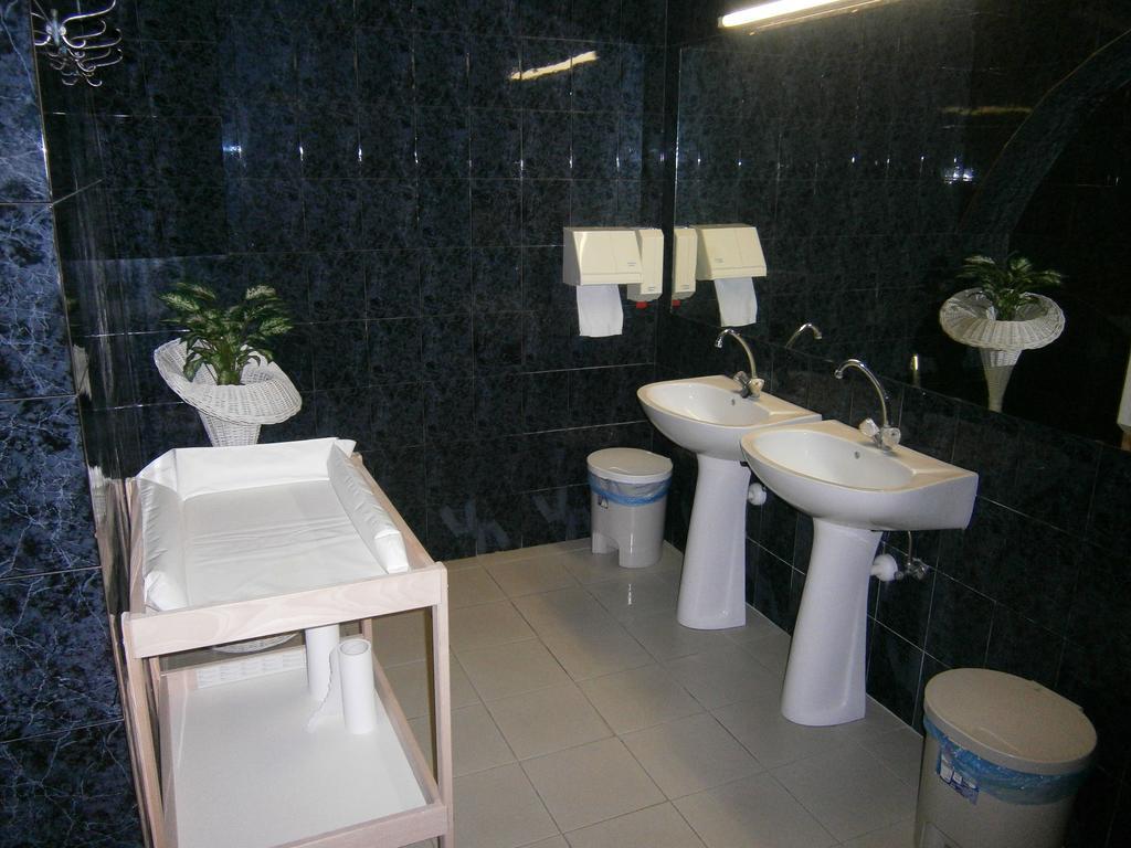Kastelyfogado Sitke Hotel Bagian luar foto